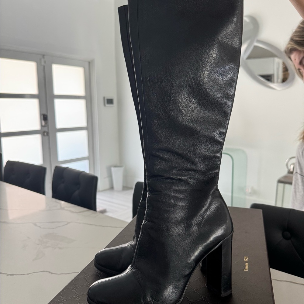 Gucci Black Leather Heeled Boots with Gold Accent - Picture 3 of 7